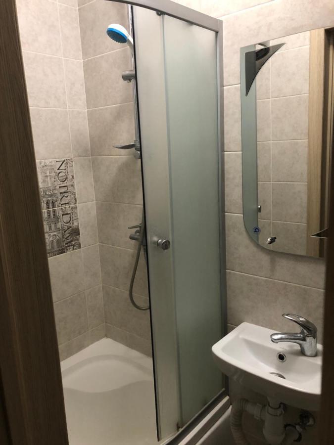 Comfortable Apartment Near Metro Kharkiv Eksteriør billede